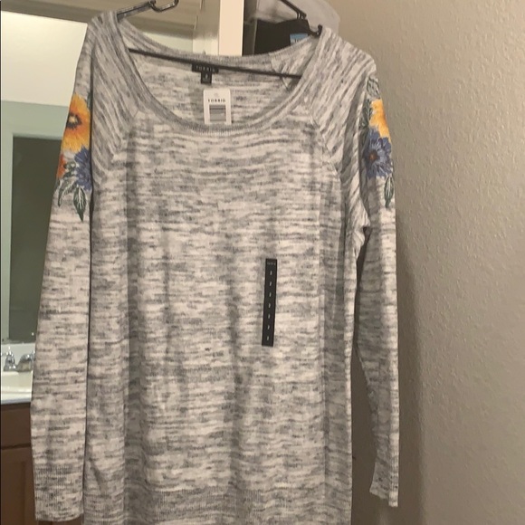 Torrid long sleeve floral - Picture 1 of 4